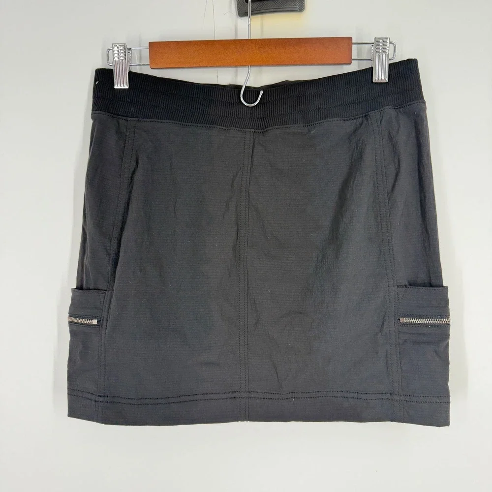 Athleta Black Trekkie‎ Skort Hiking Athletic Skirt Built-in Shorts 537174-01
